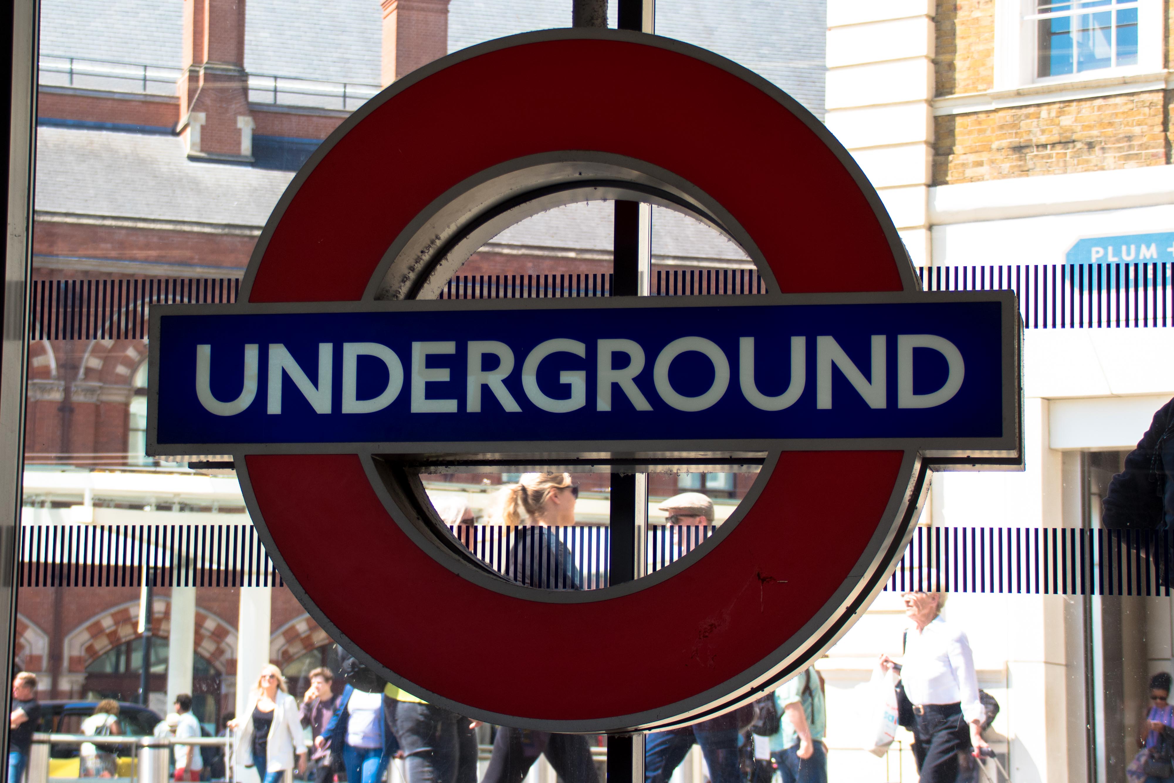 Logo métro souterrain Londres -19052018-_MG_3480.jpg